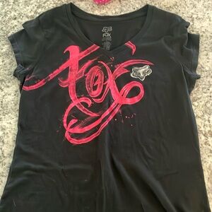 Women’s size large fox tshirt